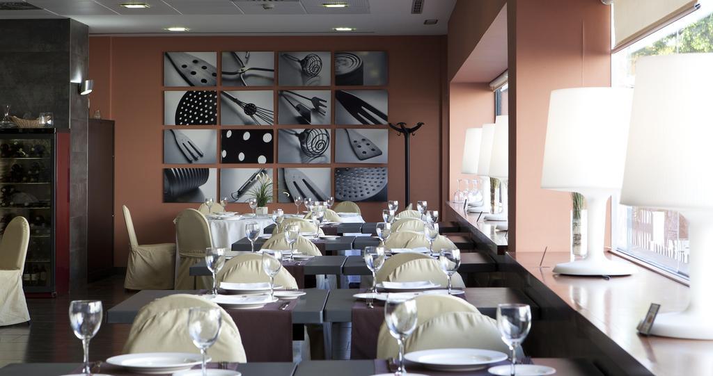 Apartamento Vértice Sevilla Aljarafe *