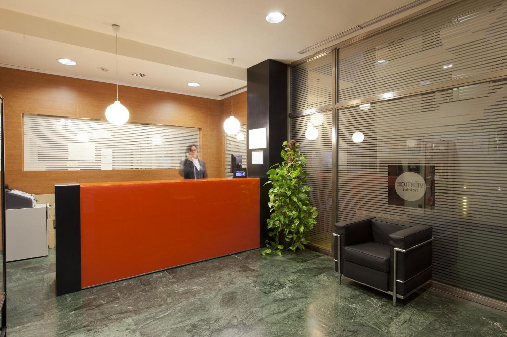 Apartamento Vértice Sevilla Aljarafe *